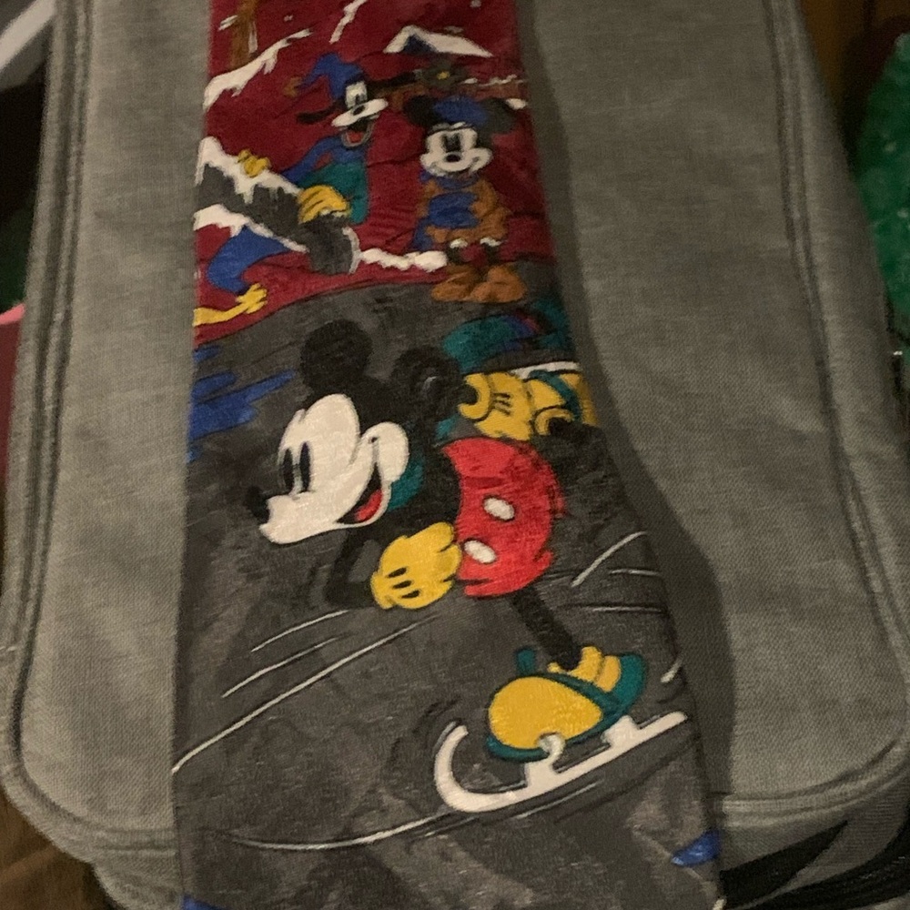 Disney- Mickey Unlimited Mickey Mouse Christmas ice skating classic tie.